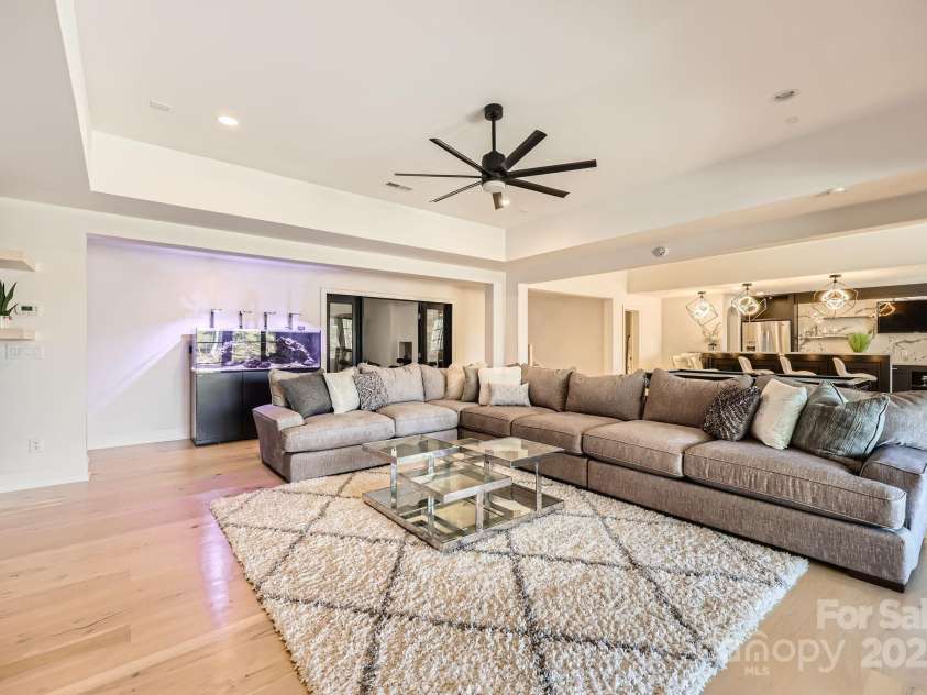 16744 Ashton Oaks Drive, Charlotte, NC 28278.  MLS# CAR4234987, YatesRealty ID 11439. 