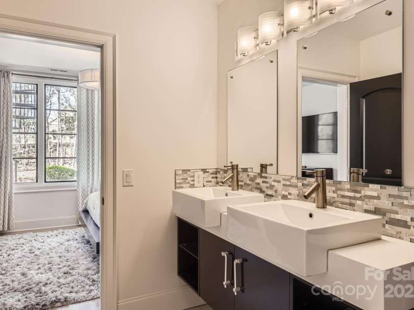 16744 Ashton Oaks Drive, Charlotte, NC 28278.  MLS# CAR4234987, YatesRealty ID 11439. 