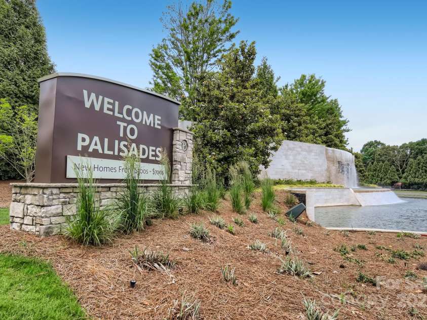 16744 Ashton Oaks Drive, Charlotte, NC 28278.  MLS# CAR4234987, YatesRealty ID 11439. 