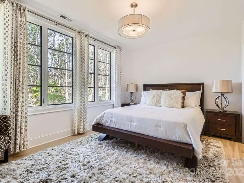 16744 Ashton Oaks Drive, Charlotte, NC 28278.  MLS# CAR4234987, YatesRealty ID 11439. Guest Suite/Bedroom #6