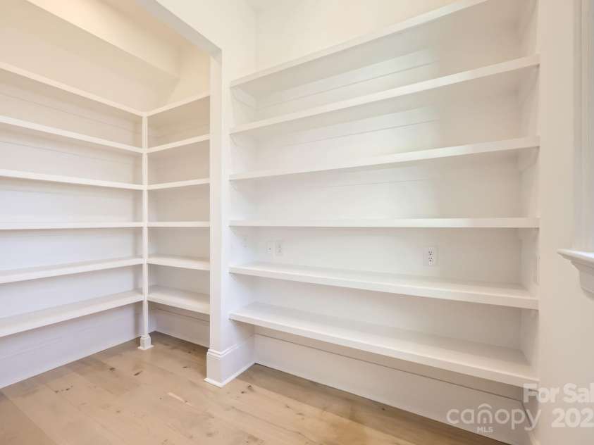 16744 Ashton Oaks Drive, Charlotte, NC 28278.  MLS# CAR4234987, YatesRealty ID 11439. Kitchen Pantry