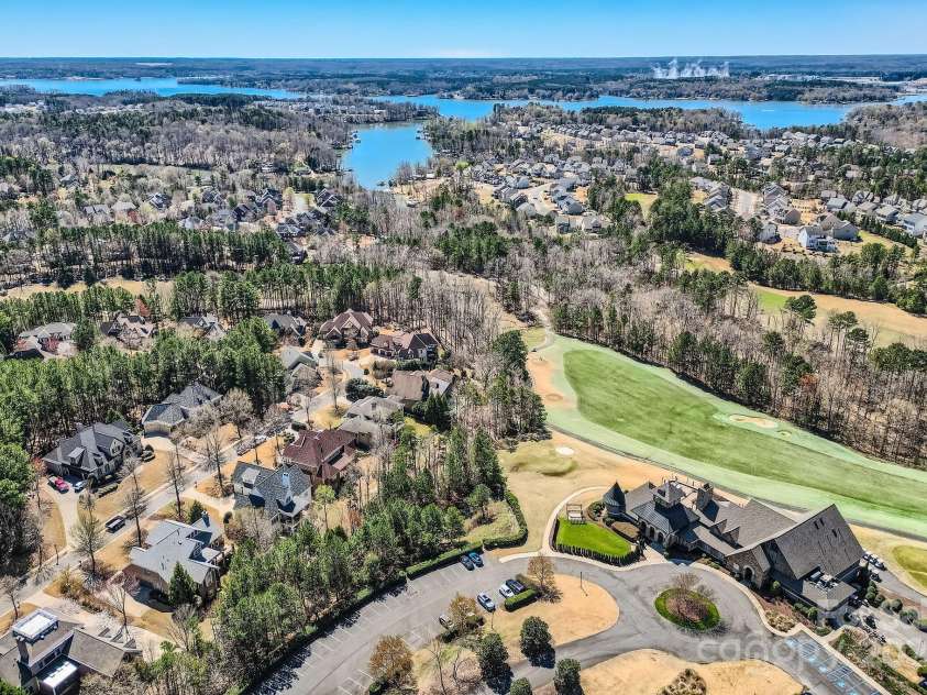 16744 Ashton Oaks Drive, Charlotte, NC 28278.  MLS# CAR4234987, YatesRealty ID 11439. Lake Wylie