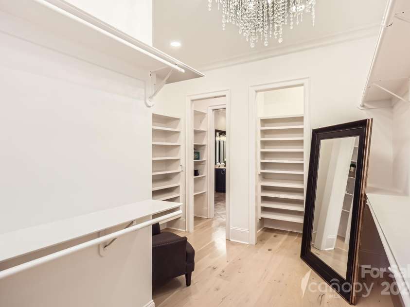 16744 Ashton Oaks Drive, Charlotte, NC 28278.  MLS# CAR4234987, YatesRealty ID 11439. Primary Closet