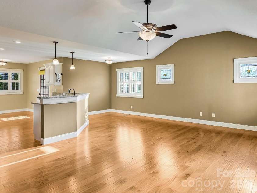 199 Macedonia Road, Asheville, NC 28804.  MLS# CAR4365635, YatesRealty ID 11441. 