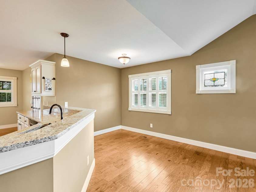 199 Macedonia Road, Asheville, NC 28804.  MLS# CAR4365635, YatesRealty ID 11441. 