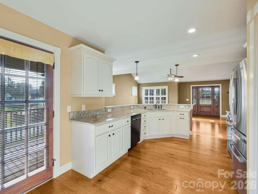 199 Macedonia Road, Asheville, NC 28804.  MLS# CAR4365635, YatesRealty ID 11441. 