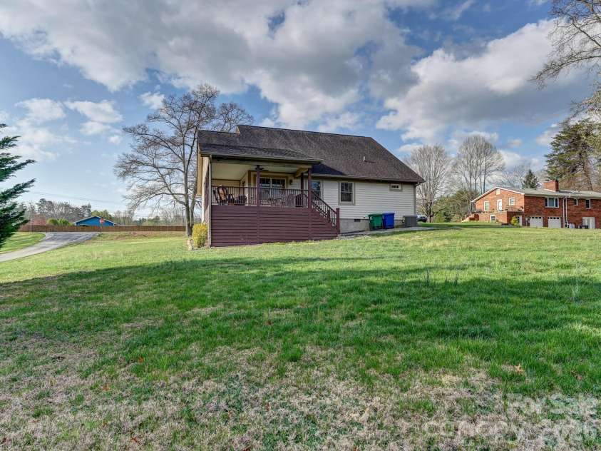 199 Macedonia Road, Asheville, NC 28804.  MLS# CAR4365635, YatesRealty ID 11441. 