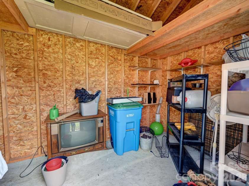 199 Macedonia Road, Asheville, NC 28804.  MLS# CAR4365635, YatesRealty ID 11441. 