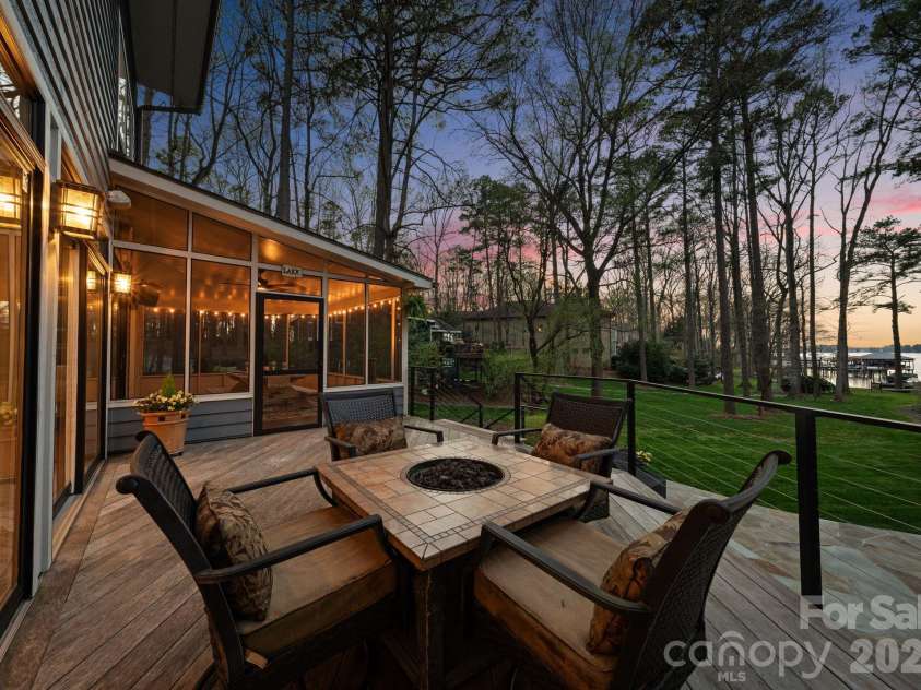 16208 Weatherly Way, Huntersville, NC 28078.  MLS# CAR4356568, YatesRealty ID 11442. Ipe Deck With Cable Railing with Unobstructed Lake Views