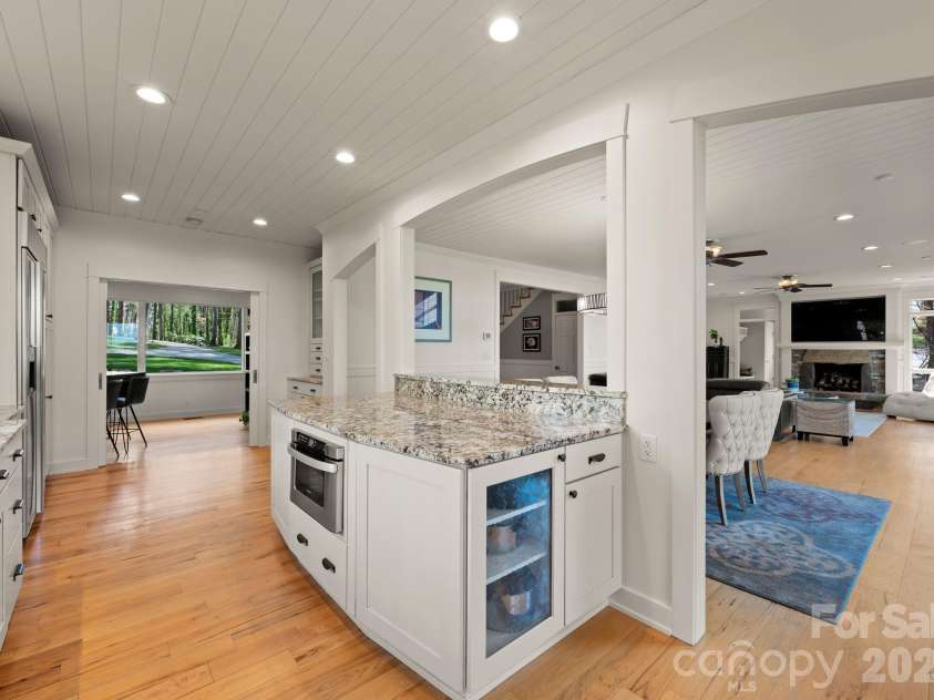 16208 Weatherly Way, Huntersville, NC 28078.  MLS# CAR4356568, YatesRealty ID 11442. Open Concept Kitchen