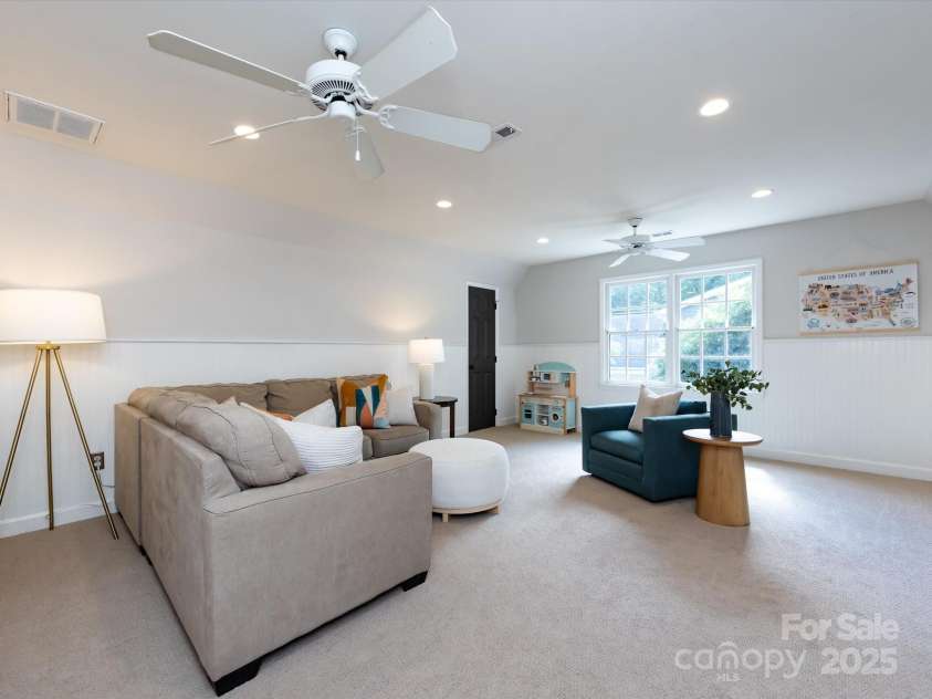 5822 Alexa Road, Charlotte, NC 28277.  MLS# CAR4254956, YatesRealty ID 11442. 