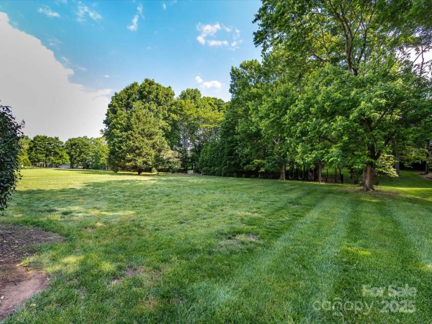 5822 Alexa Road, Charlotte, NC 28277.  MLS# CAR4254956, YatesRealty ID 11442. 