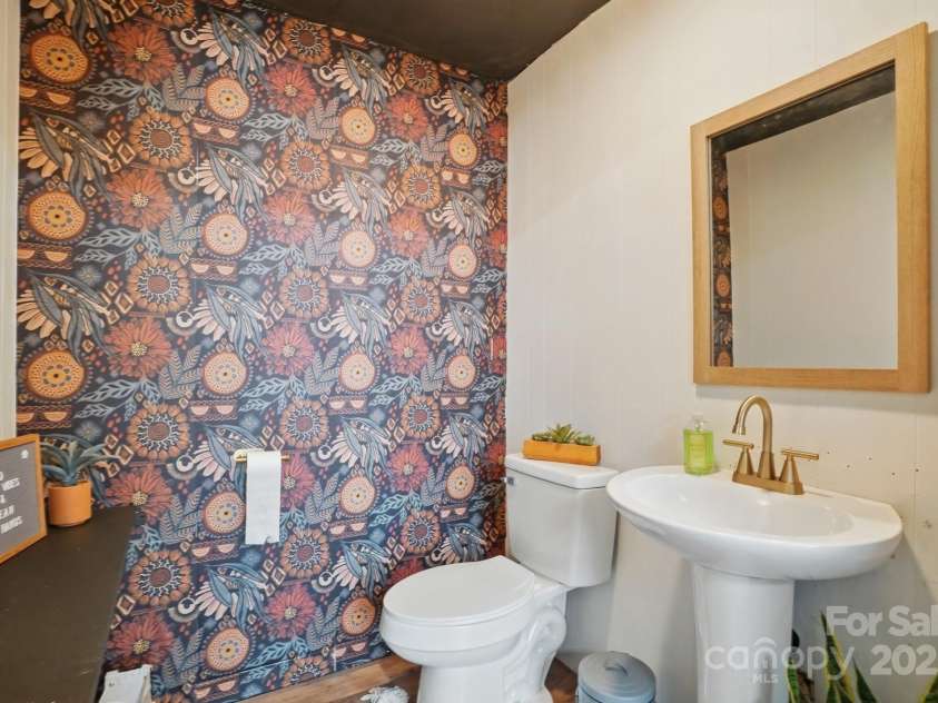 901 Central Drive, Kannapolis, NC 28083.  MLS# CAR4247844, YatesRealty ID 11443. 1/2 bath