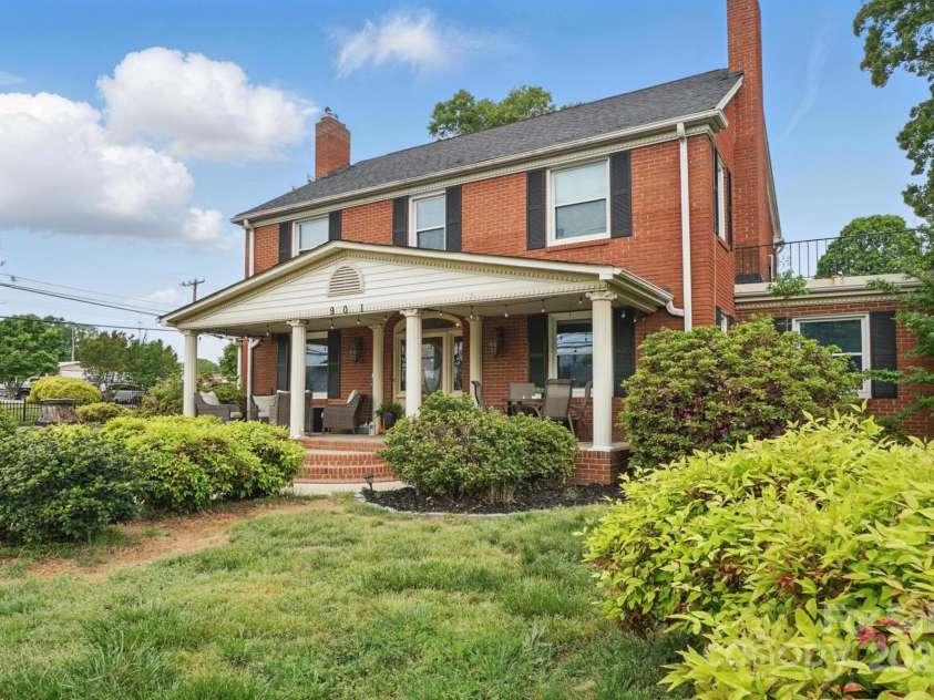 901 Central Drive, Kannapolis, NC 28083.  MLS# CAR4247844, YatesRealty ID 11443. 