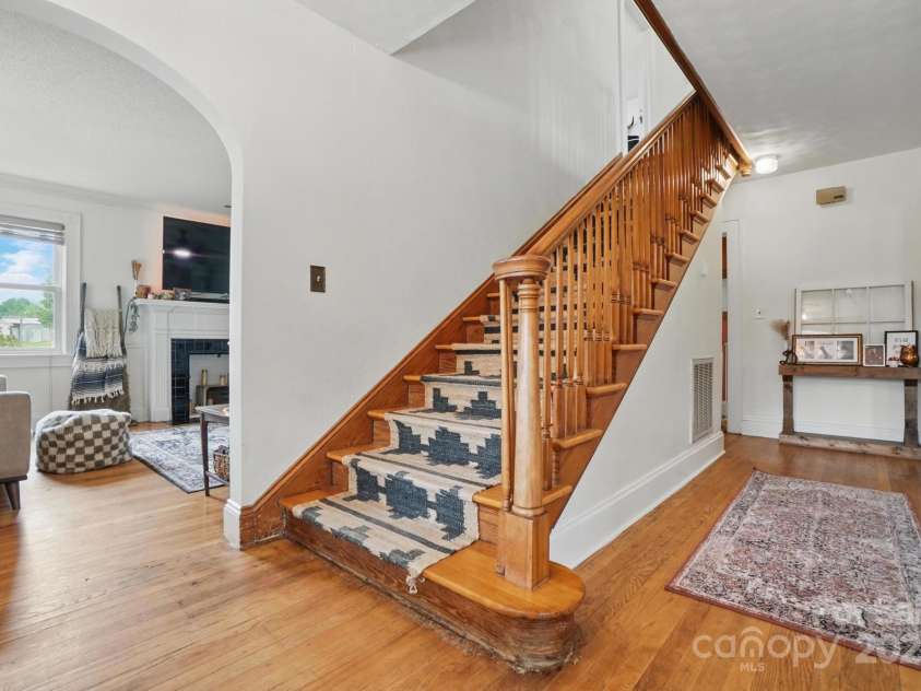 901 Central Drive, Kannapolis, NC 28083.  MLS# CAR4247844, YatesRealty ID 11443. 