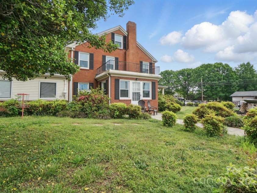 901 Central Drive, Kannapolis, NC 28083.  MLS# CAR4247844, YatesRealty ID 11443. 