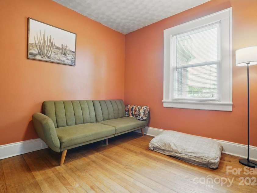 901 Central Drive, Kannapolis, NC 28083.  MLS# CAR4247844, YatesRealty ID 11443. Foyer