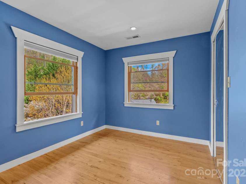 59 Skyway Drive, Marshall, NC 28753.  MLS# CAR4248703, YatesRealty ID 11444. 