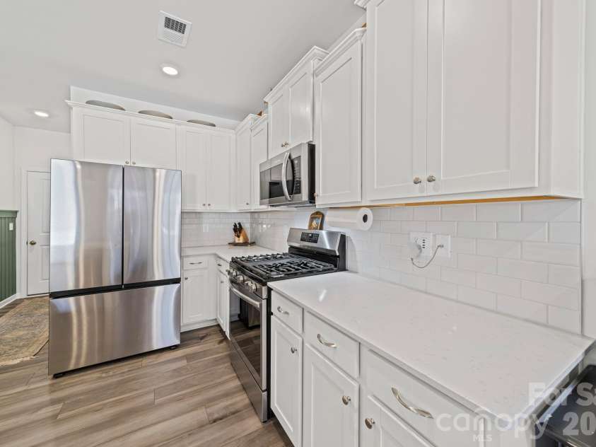 5843 Soft Shell Drive, Lancaster, SC 29720.  MLS# CAR4351610, YatesRealty ID 11446. 