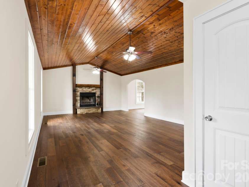 362 Gray Fox Road, Rosman, NC 28772.  MLS# CAR4366224, YatesRealty ID 11447. 