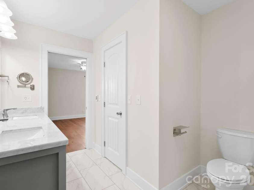 362 Gray Fox Road, Rosman, NC 28772.  MLS# CAR4366224, YatesRealty ID 11447. 