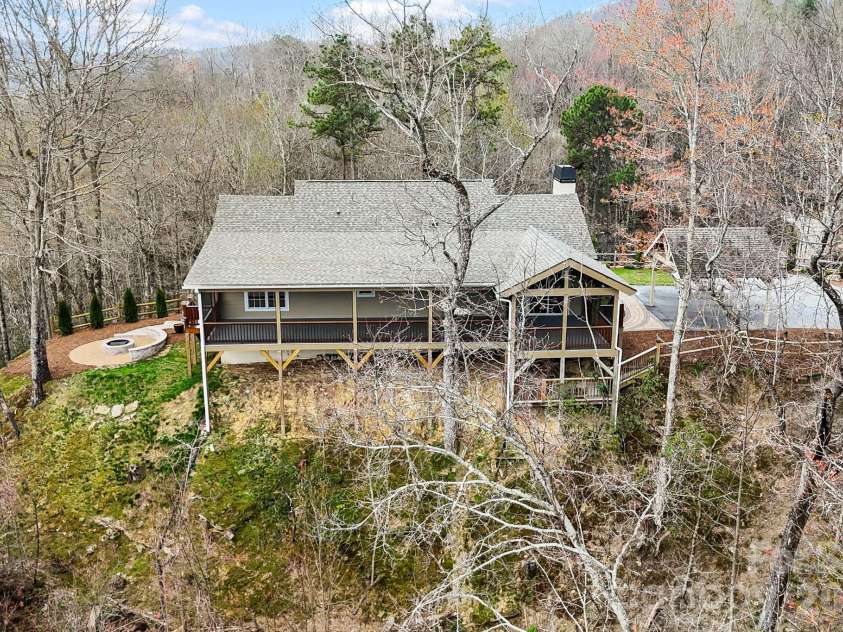 362 Gray Fox Road, Rosman, NC 28772.  MLS# CAR4366224, YatesRealty ID 11447. 