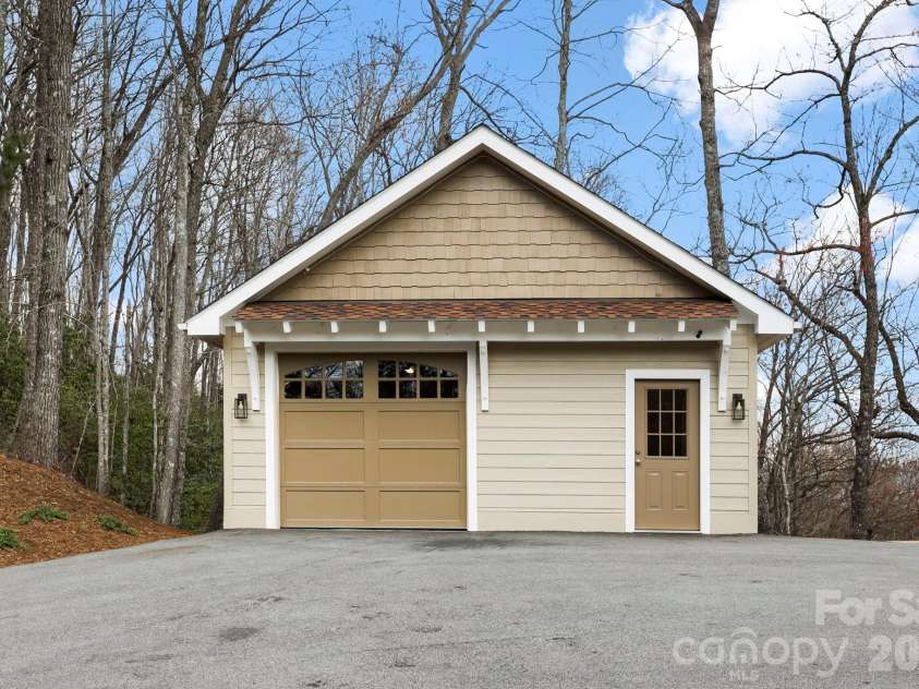 362 Gray Fox Road, Rosman, NC 28772.  MLS# CAR4366224, YatesRealty ID 11447. 