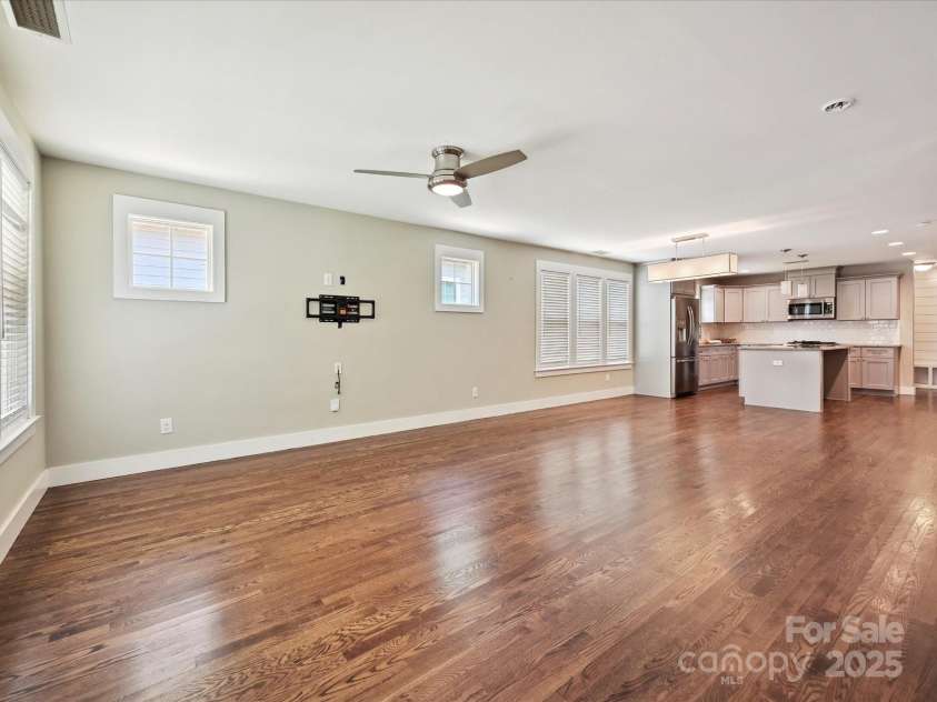 2323 Arden Street, Charlotte, NC 28206.  MLS# CAR4255637, YatesRealty ID 11448. 