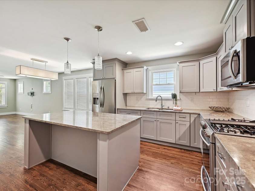 2323 Arden Street, Charlotte, NC 28206.  MLS# CAR4255637, YatesRealty ID 11448. 