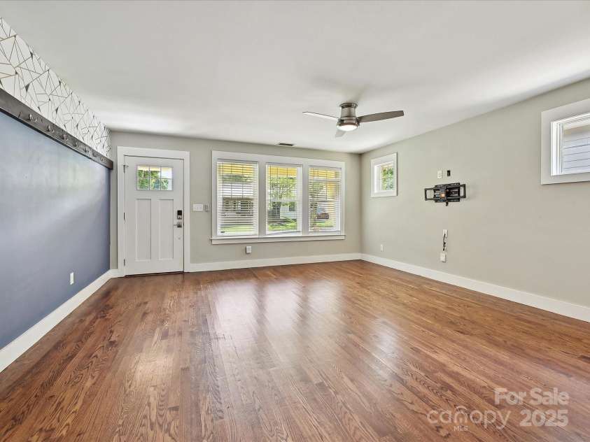 2323 Arden Street, Charlotte, NC 28206.  MLS# CAR4255637, YatesRealty ID 11448. 