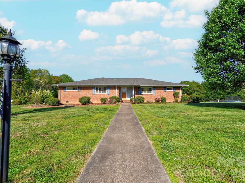316 Maner Road, Kings Mountain, NC 28086.  MLS# CAR4367781, YatesRealty ID 11448. 
