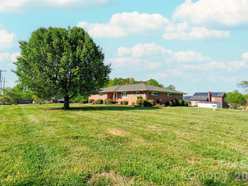 316 Maner Road, Kings Mountain, NC 28086.  MLS# CAR4367781, YatesRealty ID 11448. 