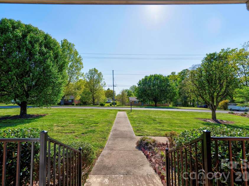 316 Maner Road, Kings Mountain, NC 28086.  MLS# CAR4367781, YatesRealty ID 11448. 