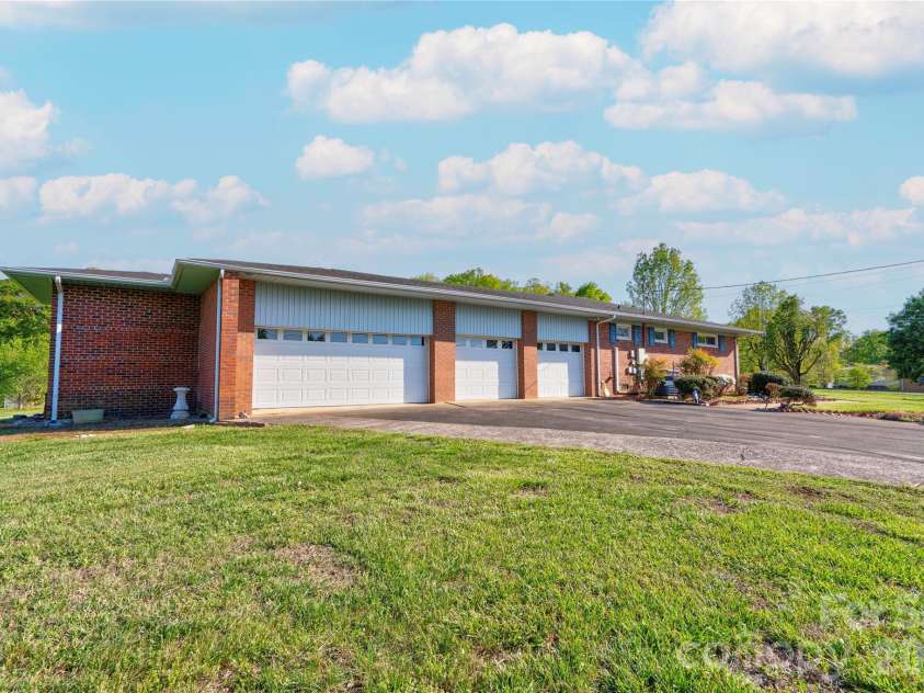 316 Maner Road, Kings Mountain, NC 28086.  MLS# CAR4367781, YatesRealty ID 11448. 