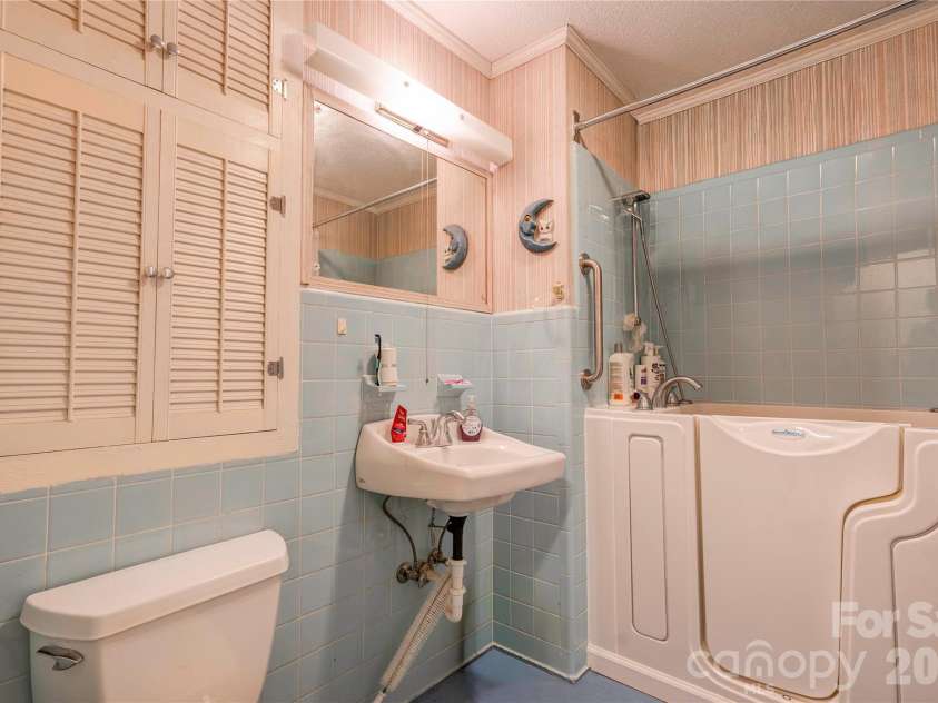 316 Maner Road, Kings Mountain, NC 28086.  MLS# CAR4367781, YatesRealty ID 11448. 