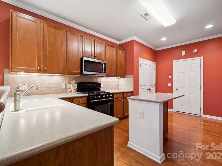 8408 Brookings Drive, Charlotte, NC 28269.  MLS# CAR4284673, YatesRealty ID 1145. Chef's Dream Kitchen!