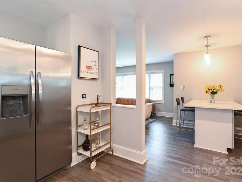 914 Crestmere Street, Charlotte, NC 28208.  MLS# CAR4316890, YatesRealty ID 11450. 