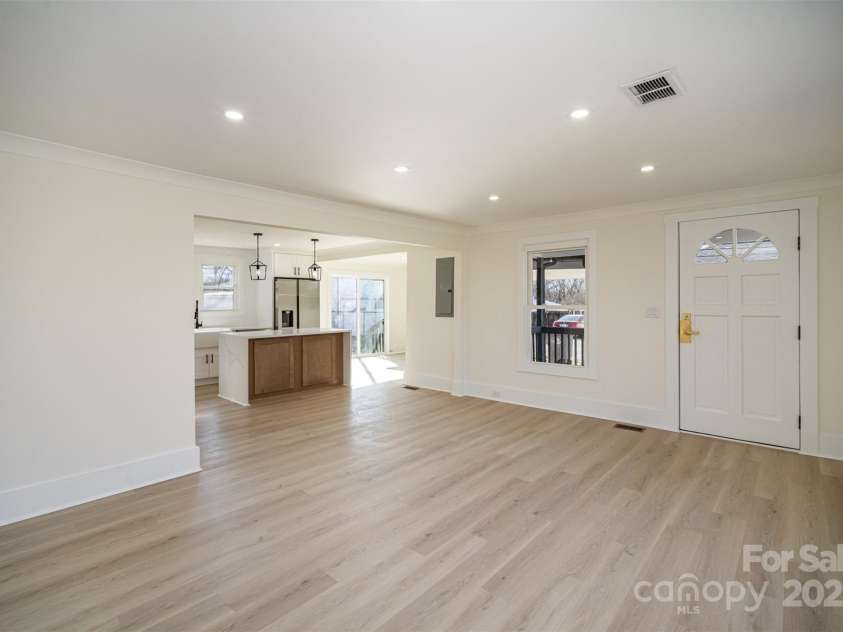 922 Grace Avenue, Kannapolis, NC 28083.  MLS# CAR4225589, YatesRealty ID 11451. 