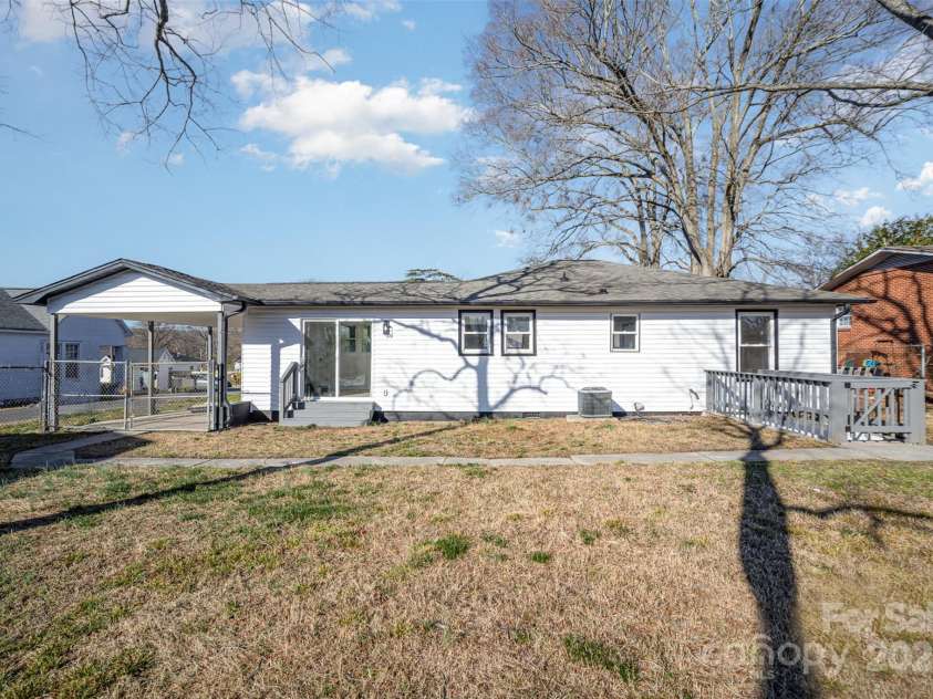922 Grace Avenue, Kannapolis, NC 28083.  MLS# CAR4225589, YatesRealty ID 11451. 