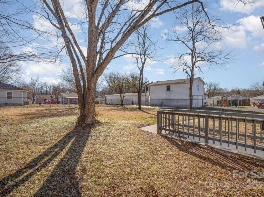 922 Grace Avenue, Kannapolis, NC 28083.  MLS# CAR4225589, YatesRealty ID 11451. 