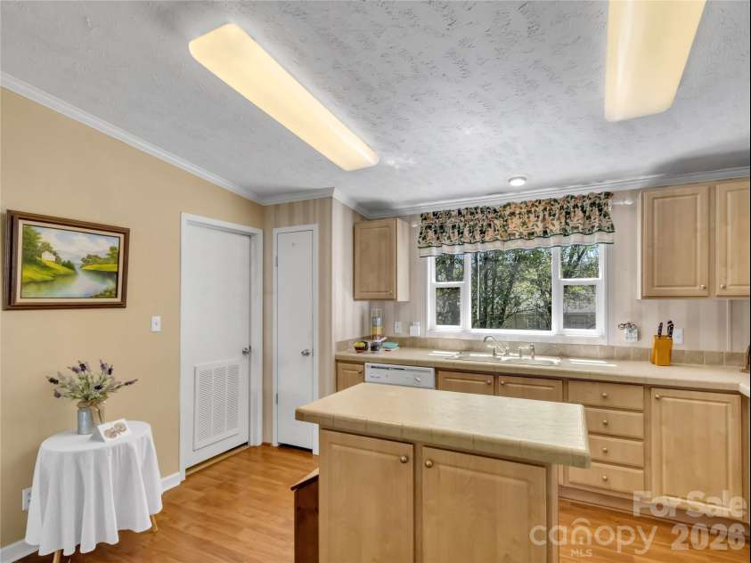 233 Fourth Street, Waynesville, NC 28786.  MLS# CAR4366835, YatesRealty ID 11452. 
