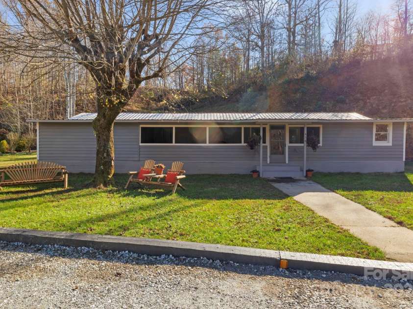 456 Newtown Road, Rosman, NC 28772.  MLS# CAR4249436, YatesRealty ID 11452. 