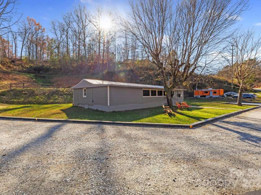456 Newtown Road, Rosman, NC 28772.  MLS# CAR4249436, YatesRealty ID 11452. 
