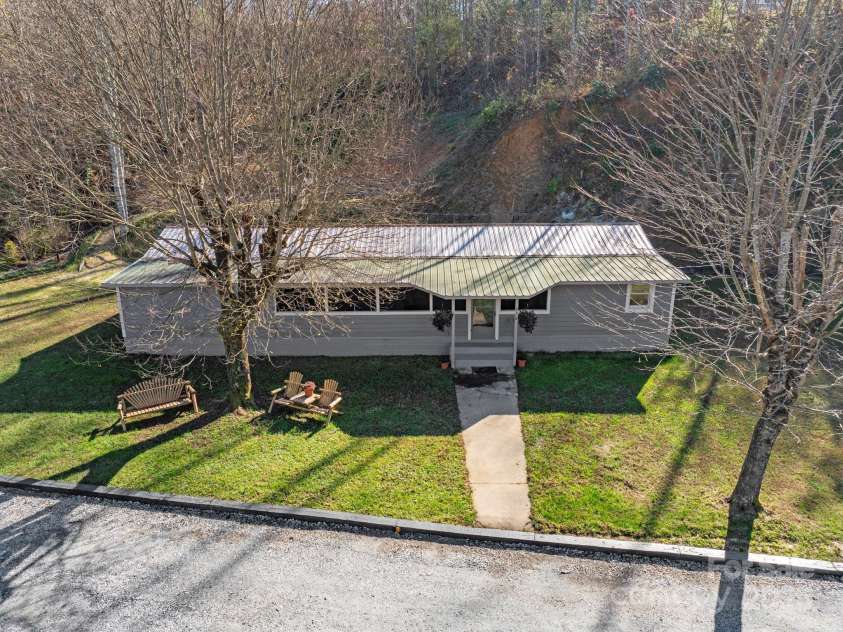 456 Newtown Road, Rosman, NC 28772.  MLS# CAR4249436, YatesRealty ID 11452. Welcome to 456 Newtown Rd. Rosman, NC!