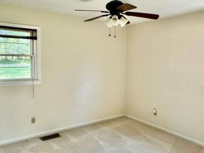 127 Edgeway Road, Mooresville, NC 28117.  MLS# CAR4248332, YatesRealty ID 11453. 3rd bedroom