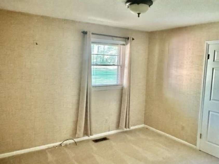 127 Edgeway Road, Mooresville, NC 28117.  MLS# CAR4248332, YatesRealty ID 11453. 4th bedroom/office
