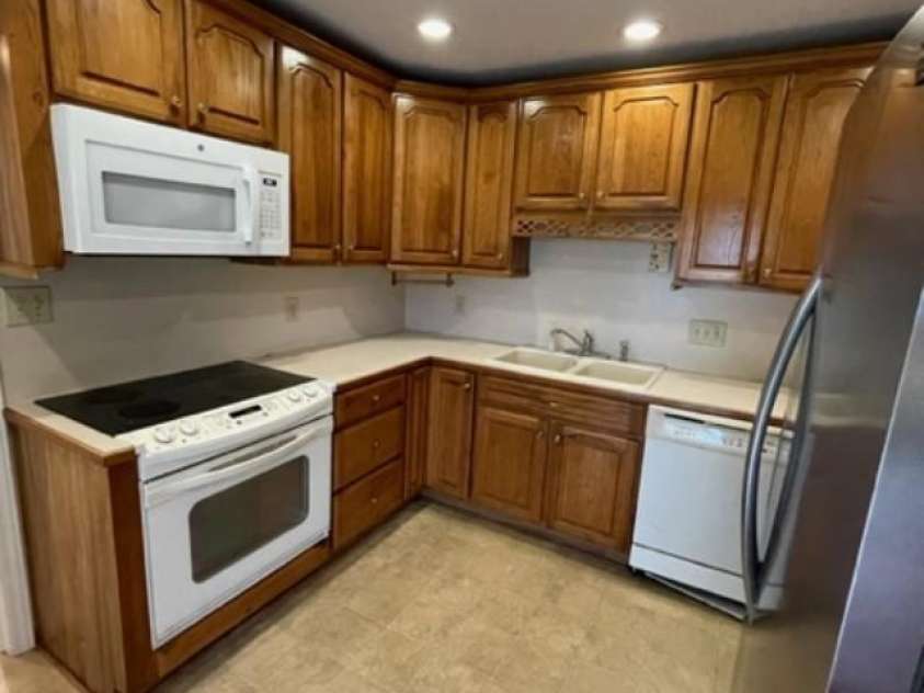 127 Edgeway Road, Mooresville, NC 28117.  MLS# CAR4248332, YatesRealty ID 11453. Kitchen