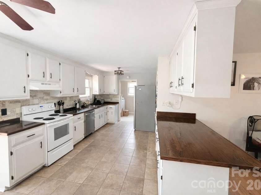 5172 US 70 Highway, Nebo, NC 28761.  MLS# CAR4366535, YatesRealty ID 11453. Kitchen