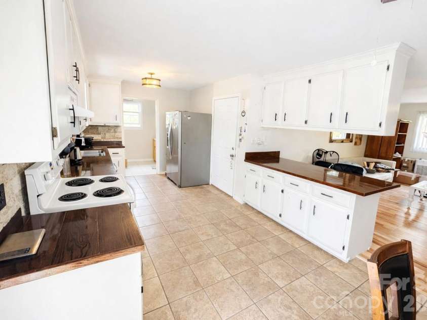 5172 US 70 Highway, Nebo, NC 28761.  MLS# CAR4366535, YatesRealty ID 11453. Kitchen
