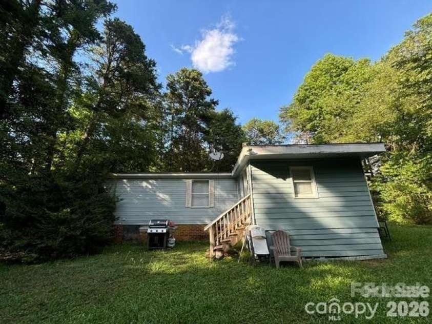 4412 Eagle Chase Drive, Charlotte, NC 28216.  MLS# CAR4362183, YatesRealty ID 11454. 